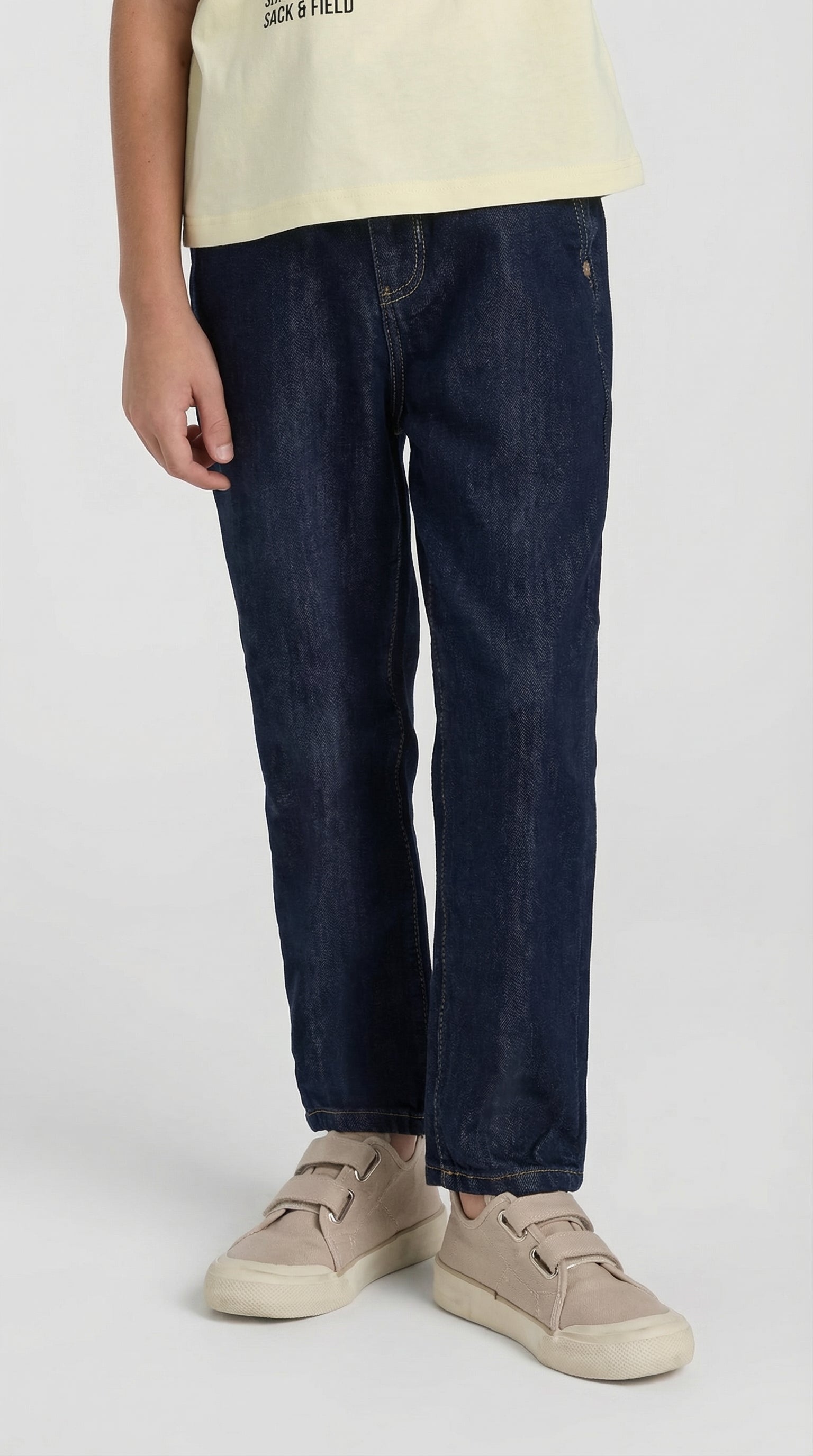 Children's NY T-shirt and denim set by Escable Kids, featuring a stylish T-shirt paired with classic denim jeans.