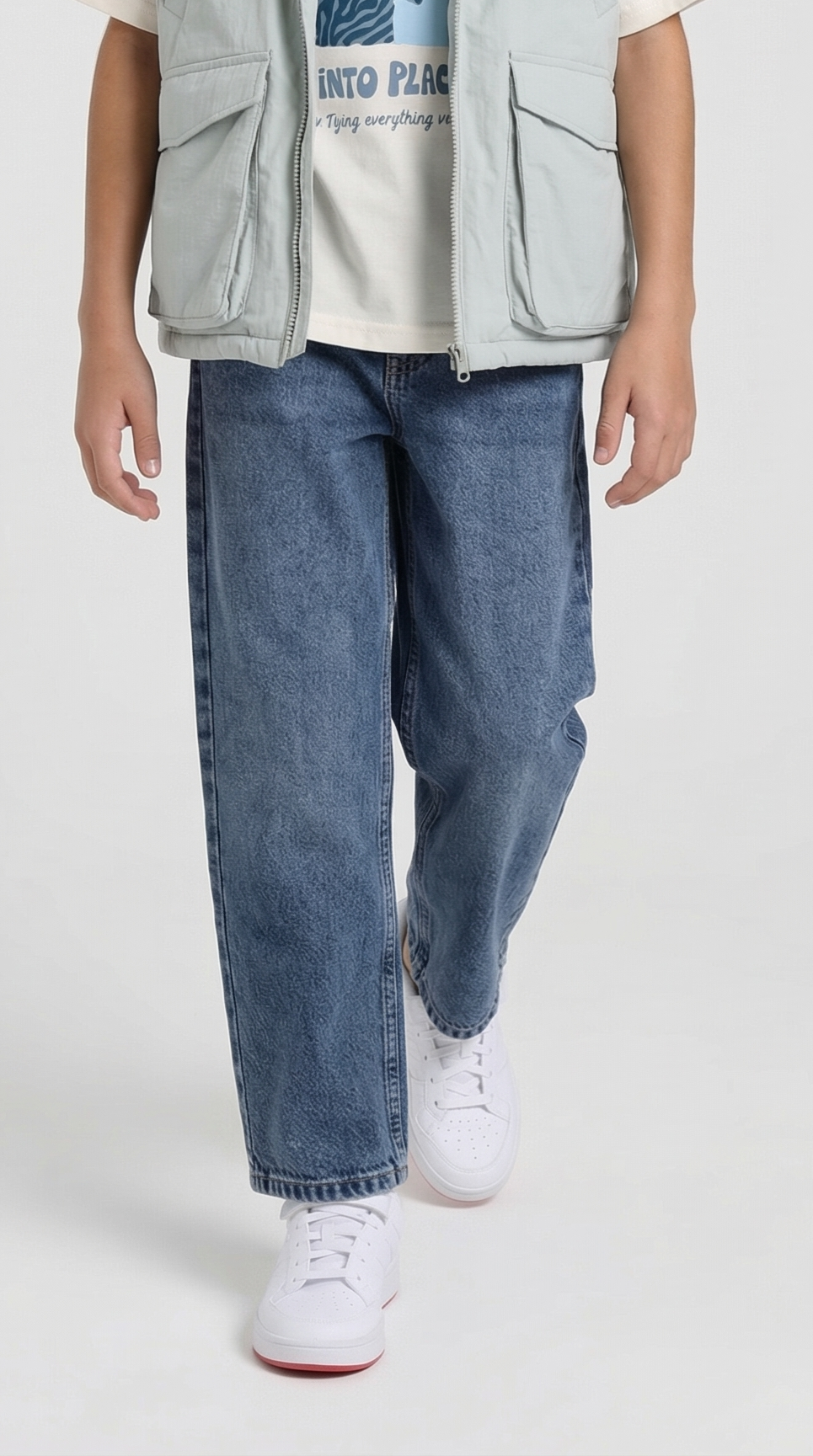 Children's relaxed blue denim jeans from Escable Kids, featuring a classic fit and casual style for everyday wear.